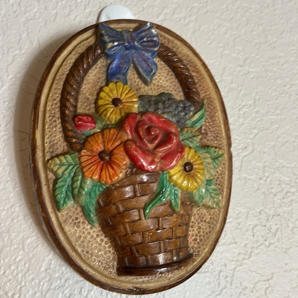 MCM Vintage Chalk-ware Floral Basket Trio Shades of Brown, Yellow, Red, Green - Picture 4 of 8